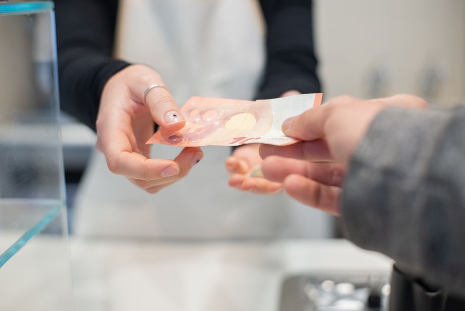 Illustratie van financiële bescherming en inkomensverzekeringen.