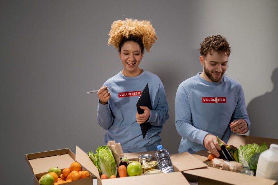 Vrijwilligers zijn actief tijdens een evenement